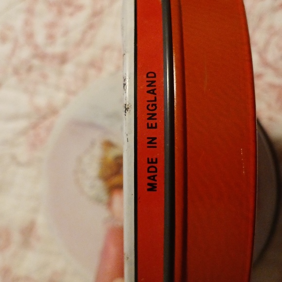 Vintage Beatrix Potter biscuit tins, made in England. - Picture 6 of 7